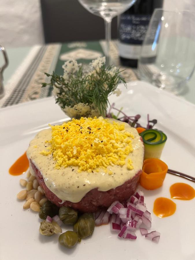Und Restaurant Alpina Mini-hôtel *