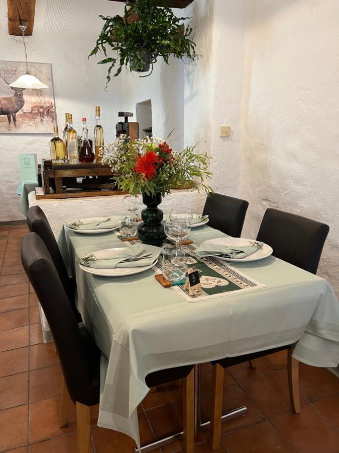 Und Restaurant Alpina Mini-hôtel